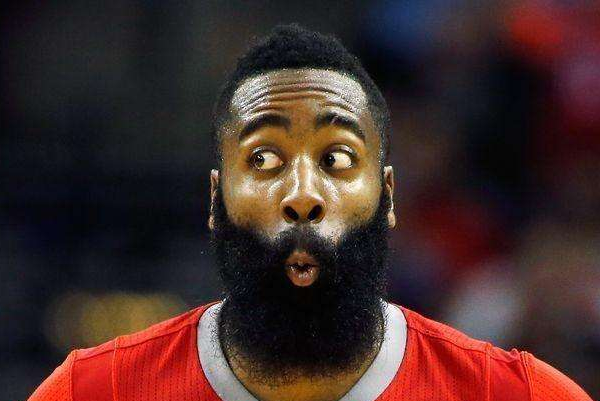 火箭队球星哈登为什么又改口支持肖华?