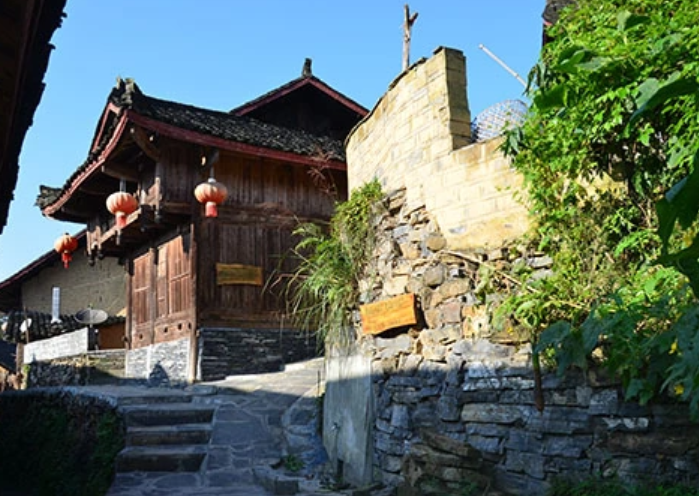 十八洞村位于湖南省哪里?