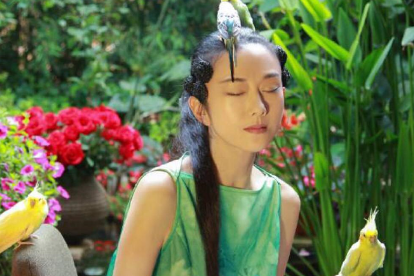 60岁杨丽萍身材如少女，首次公开减肥秘籍都说实用，究竟是啥秘籍？