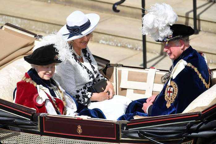 英女王为百岁老兵封爵,封爵仪式要干些什么?