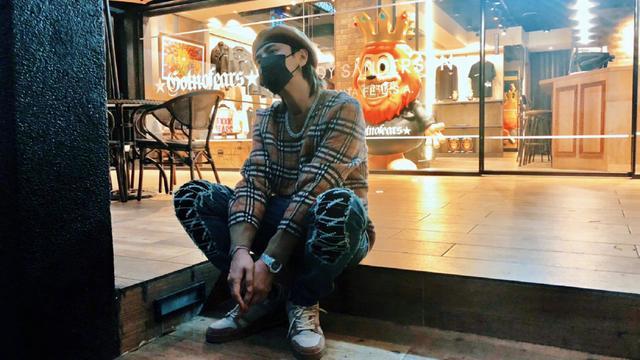 罗志祥突然点赞网红大量性感照片,这是破罐破摔吗?