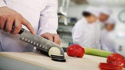 接触新冠病毒污染物也可造成感染,高校还能开学吗?