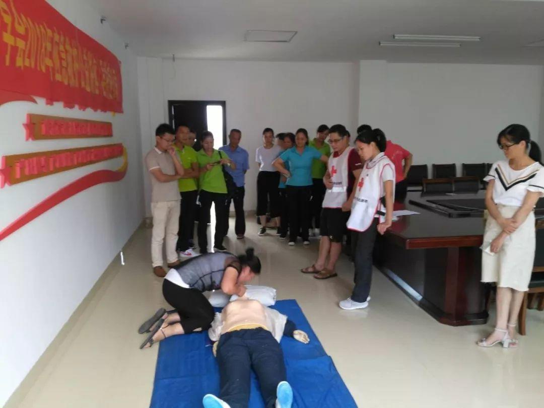 应急救护技能纳入学生军训，你认为有必要吗？