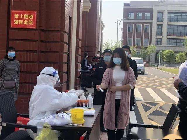 接触新冠病毒污染物也可造成感染,高校还能开学吗?