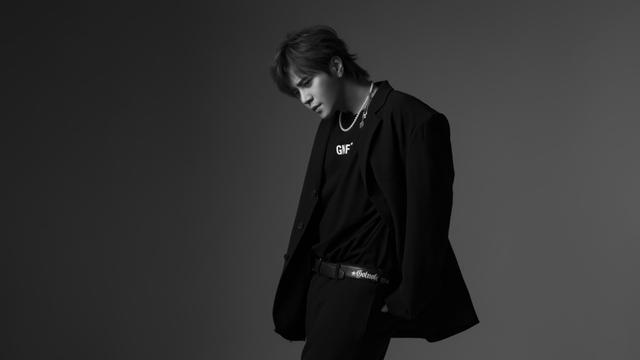 罗志祥突然点赞网红大量性感照片,这是破罐破摔吗?