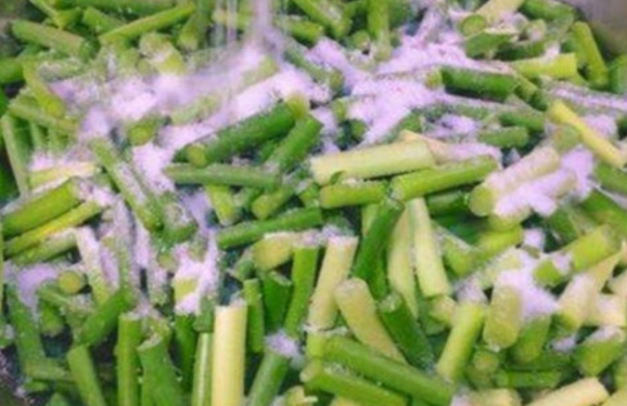 家常蒜苔的腌制方法