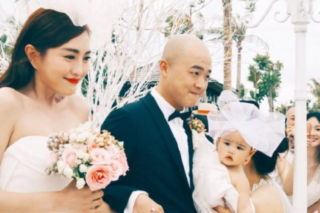 身为大明星的包贝尔包文婧,他们的婚纱照是什么样的呢?