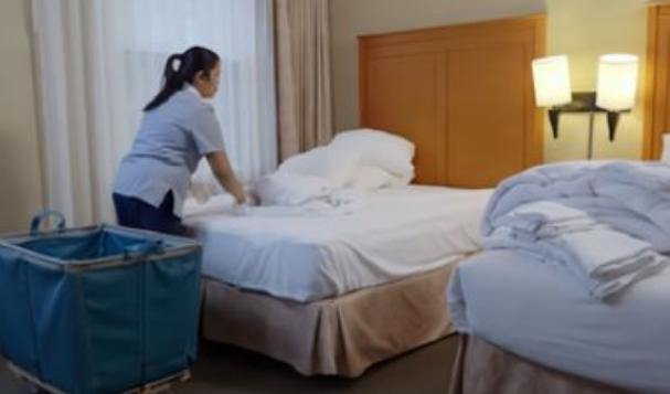 夫妻住五星酒店发现摄像头,背后的真相是什么?