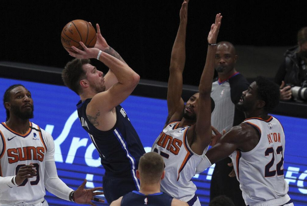 太阳109:108逆转独行侠，布克三分准绝杀，你如何评价这场比赛？