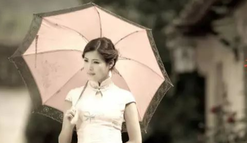 岁月从不败美人出自哪首诗?