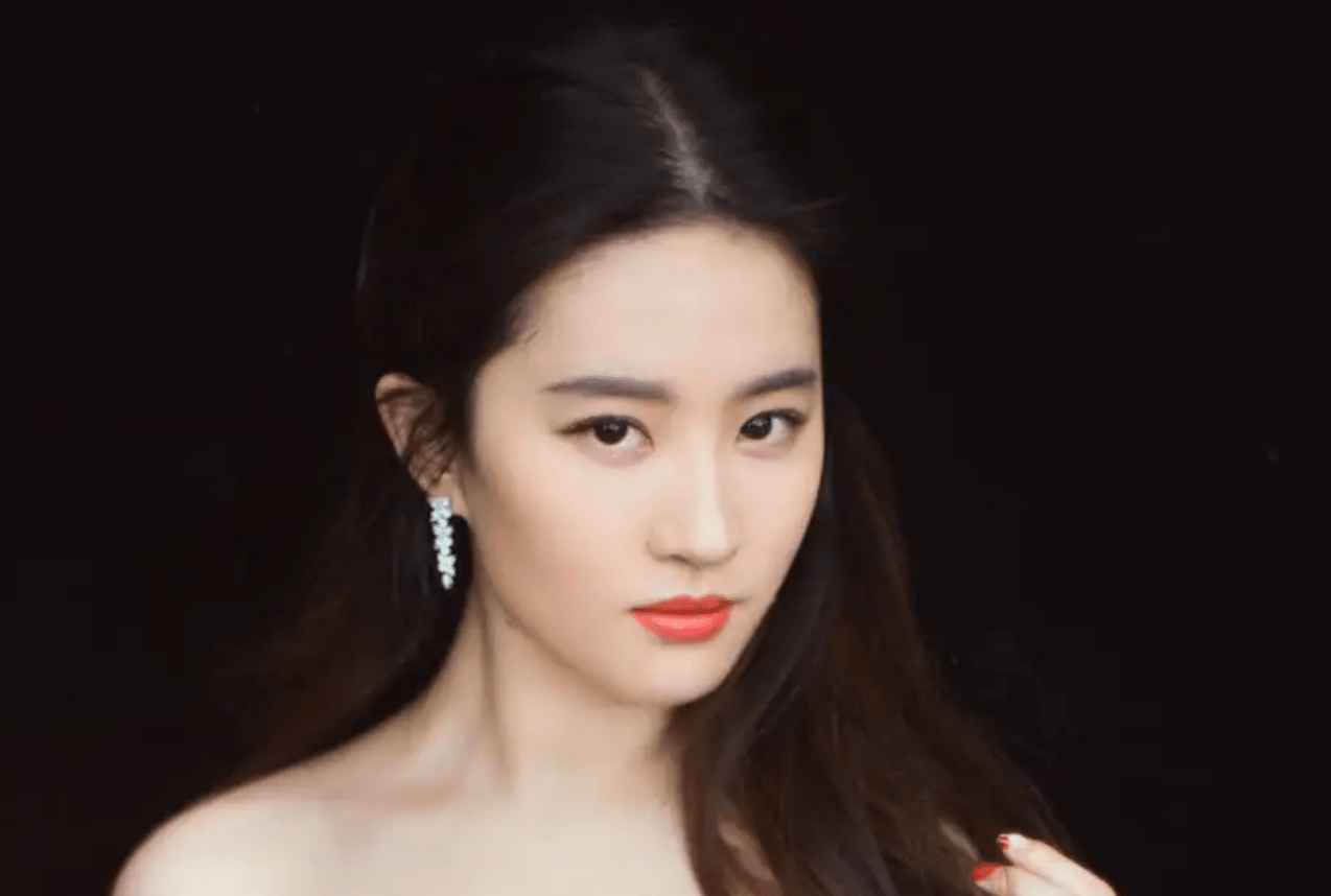 陈晓被问与刘亦菲搭戏感觉怎么样,为什么他的回答让刘亦菲害羞了,咋回事?