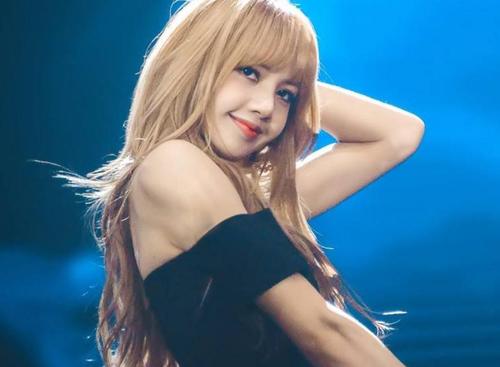 lisa身高体重是多少?