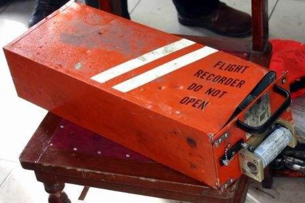 飞机中的黑匣子是什么?