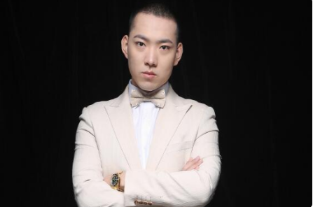 《桥边姑娘》的歌词是怎么样的?