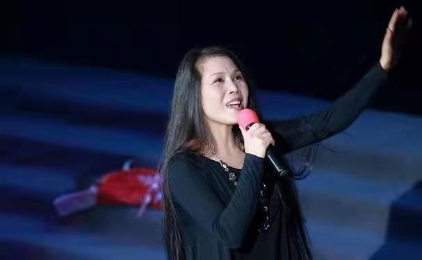 田震和那英为什么不说话?是因为唱歌吗?