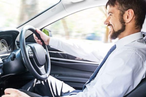 什么是防御性驾驶?这种驾驶方式有什么好处?