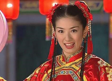 你觉着《还珠格格3》中为什么紫薇不跟皇上和尔康去看小燕子?