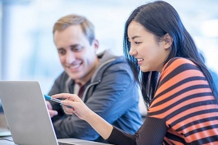 被感情伤过的男人还会对下一任付出真心吗?