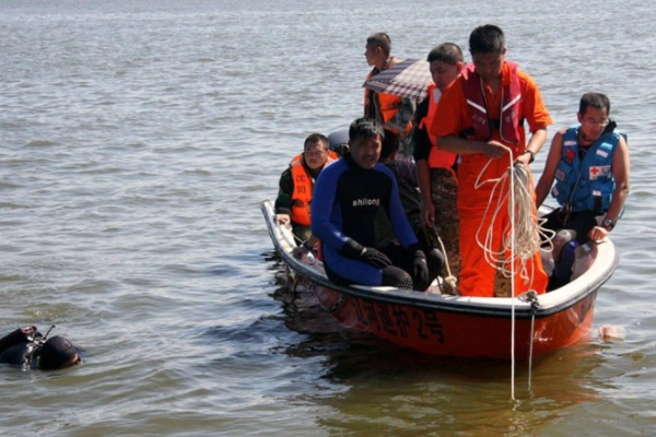 沈阳18岁高三女生的尸体在河边发现,这名女生为何会自寻短见?