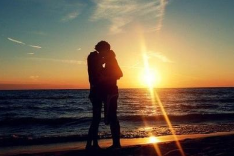 kiss的三种意思是什么?