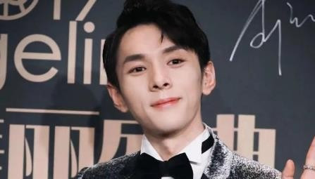 李佳琦为什么干不过薇娅?