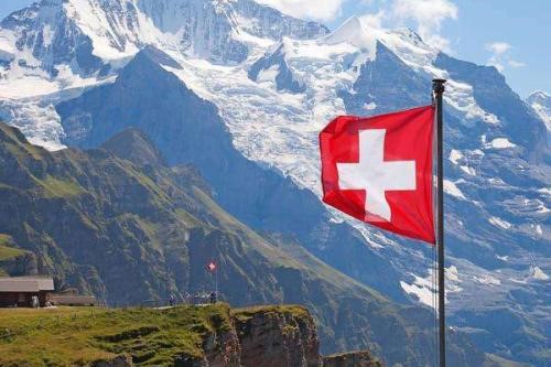 阿尔卑斯山的迎风坡为什么是北坡?