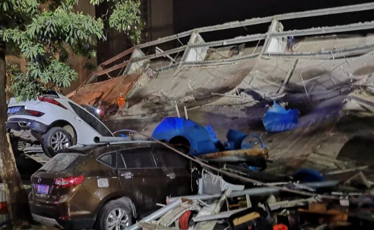 福建泉州酒店坍塌事故是啥原因?