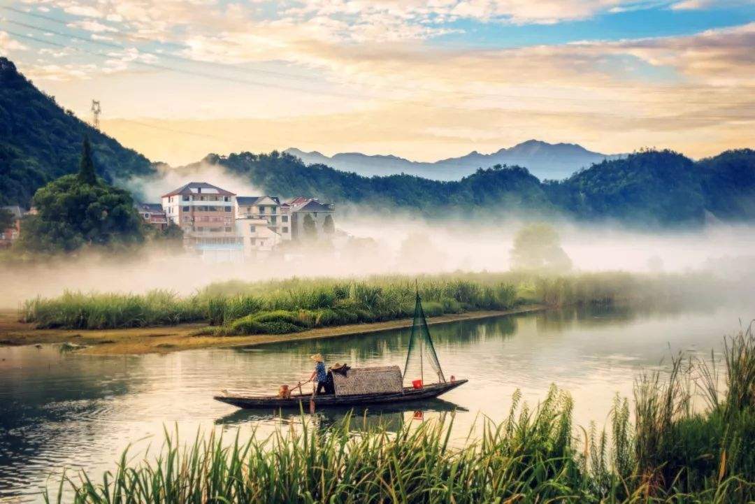 宠辱不惊,闲看庭前花开花落;去留无意,漫随天外云卷云舒。是什么意思?