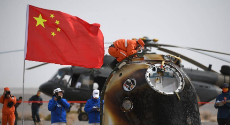 神舟十三号3位航天员依次出舱,183天“超长出差”他们都经历了什么?