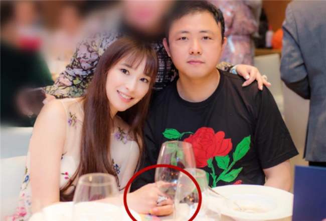 曝纪晓波因欠债被告上了法庭,吴佩慈对此有何回应?