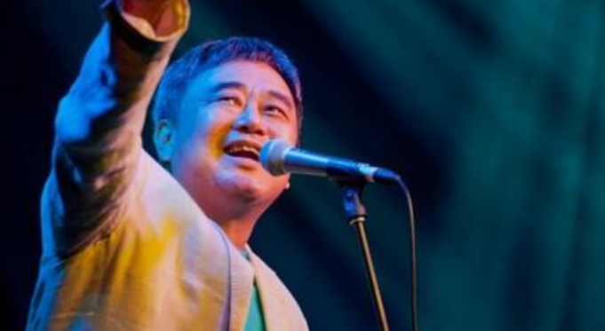 把悲伤留给自己歌词是什么?