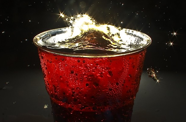 喝可乐会得尿毒症吗?