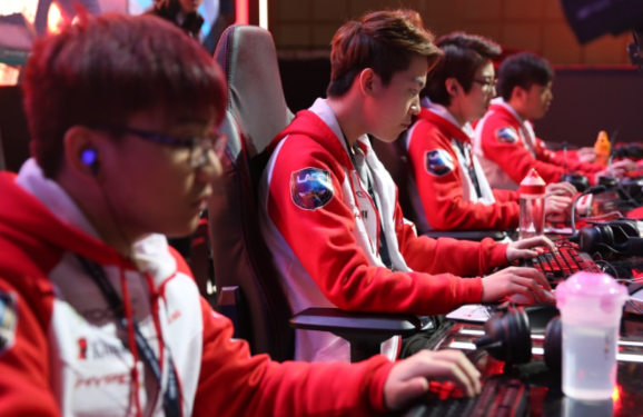 没有走过下坡路,只是停了一下,IG晋级四强是幸运还是实力?