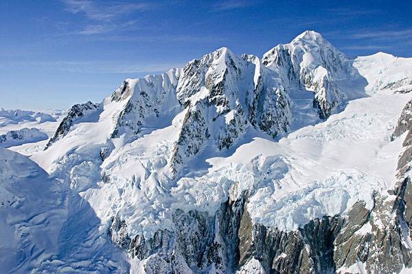 阿尔卑斯山的迎风坡为什么是北坡?