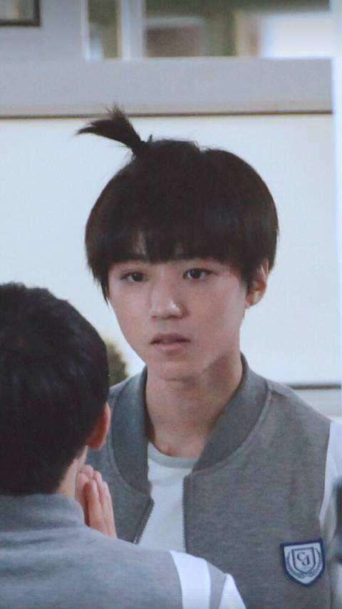 呆毛在现实生活中会有吗?怎么留一些呆毛啊?