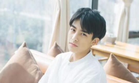 宋威龙真的是99年的吗?