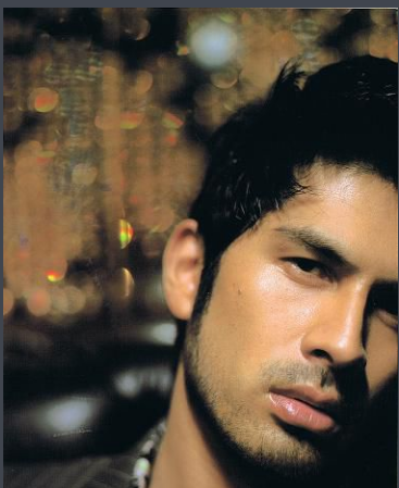 平井坚是不是混血儿?