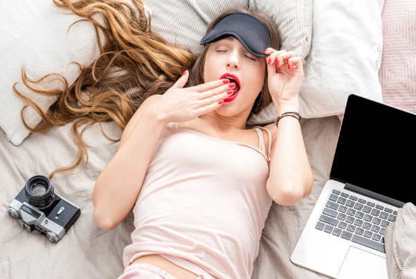 如何快速消除眼睛水肿?