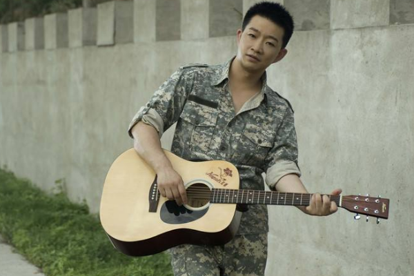 军队绿花歌词是?