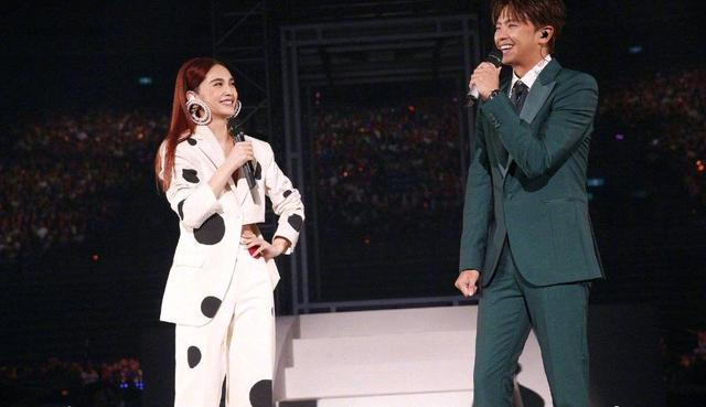 你怎么看待杨丞琳再发文告别小鬼黄鸿升呢?