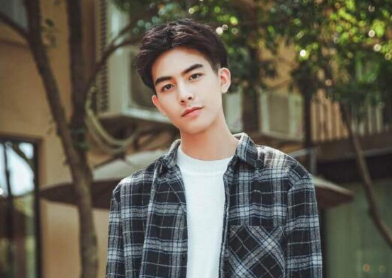 宋威龙真的是99年的吗?