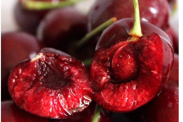 车厘子跟樱桃是同一种水果吗?