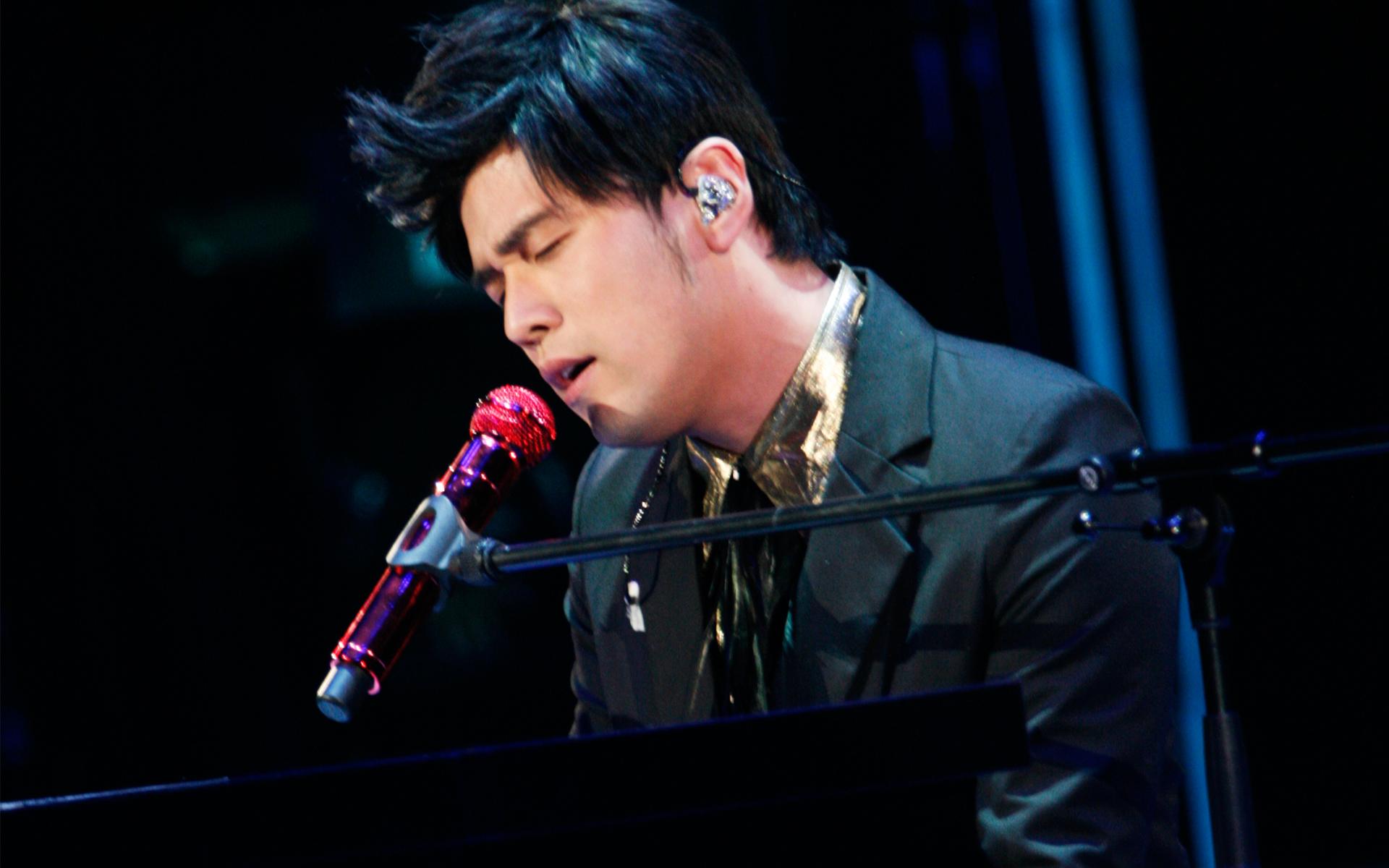 周杰伦变胖后和钱枫撞脸了吗?