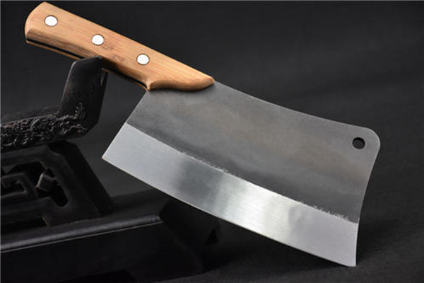 女子查男友手机被拒,就可以从40层高楼扔下菜刀吗?