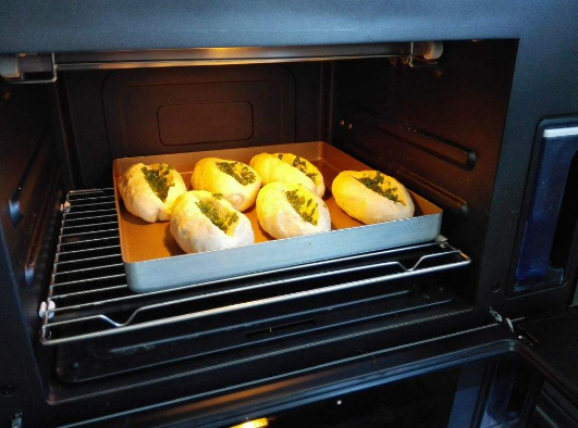 你知道“烘焙”、“烘培”的读音和词意有什么区别吗?