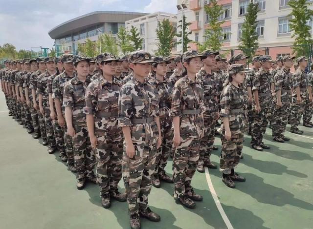 河南一军训关联13名阳性,后疫情时期,学生们的安全该如何保障?