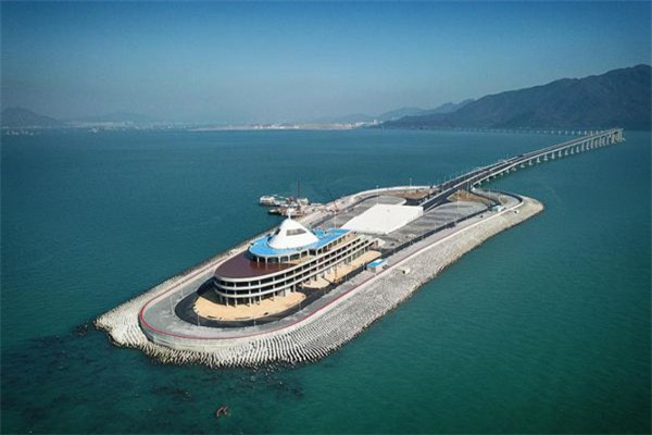 港珠澳大桥的人工岛是怎么修建的?