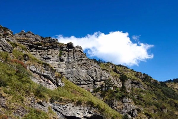 四川瓦屋山迷魂凼,出现了各种奇异事件,它的名字怎么来的?