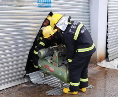 市民拍下珠海酒店爆炸一幕,现场有多猛烈?