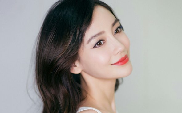 angelababy和李现一起冲浪生情,这件事是真的吗?